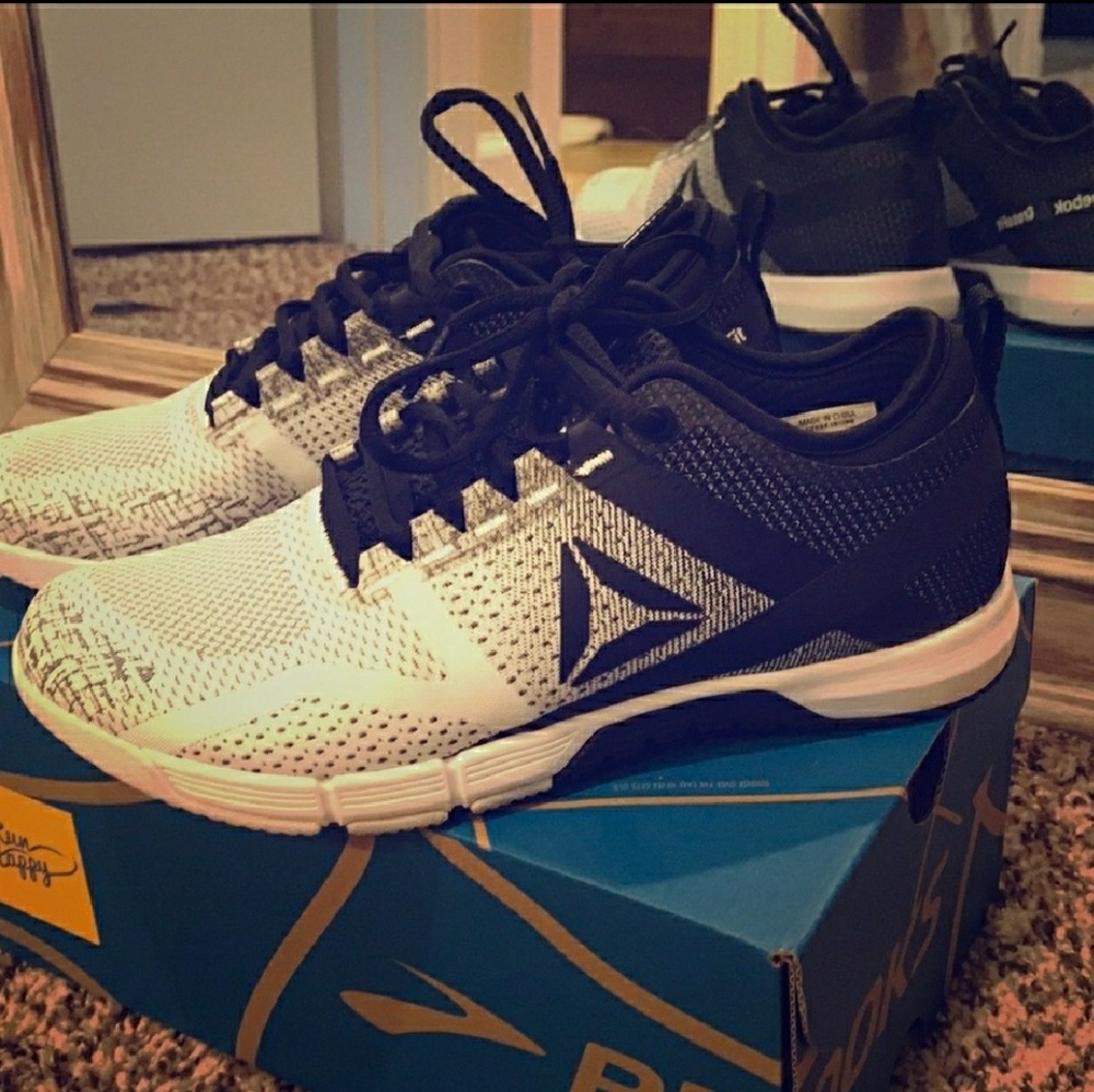 Reebok shoes! Sharp looking pair of Reeboks!
